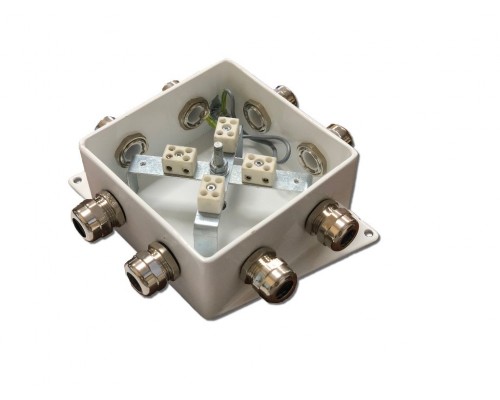 КМ-О (8к)-IP66-120х120, четыре ввода