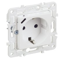 SKANDY Розетка 1-местна с USB C 18Вт SK-R17W с заземлением с защитными шторками скрытой установки 16А арктический белый (SK-R14-16-U14-018-K01)